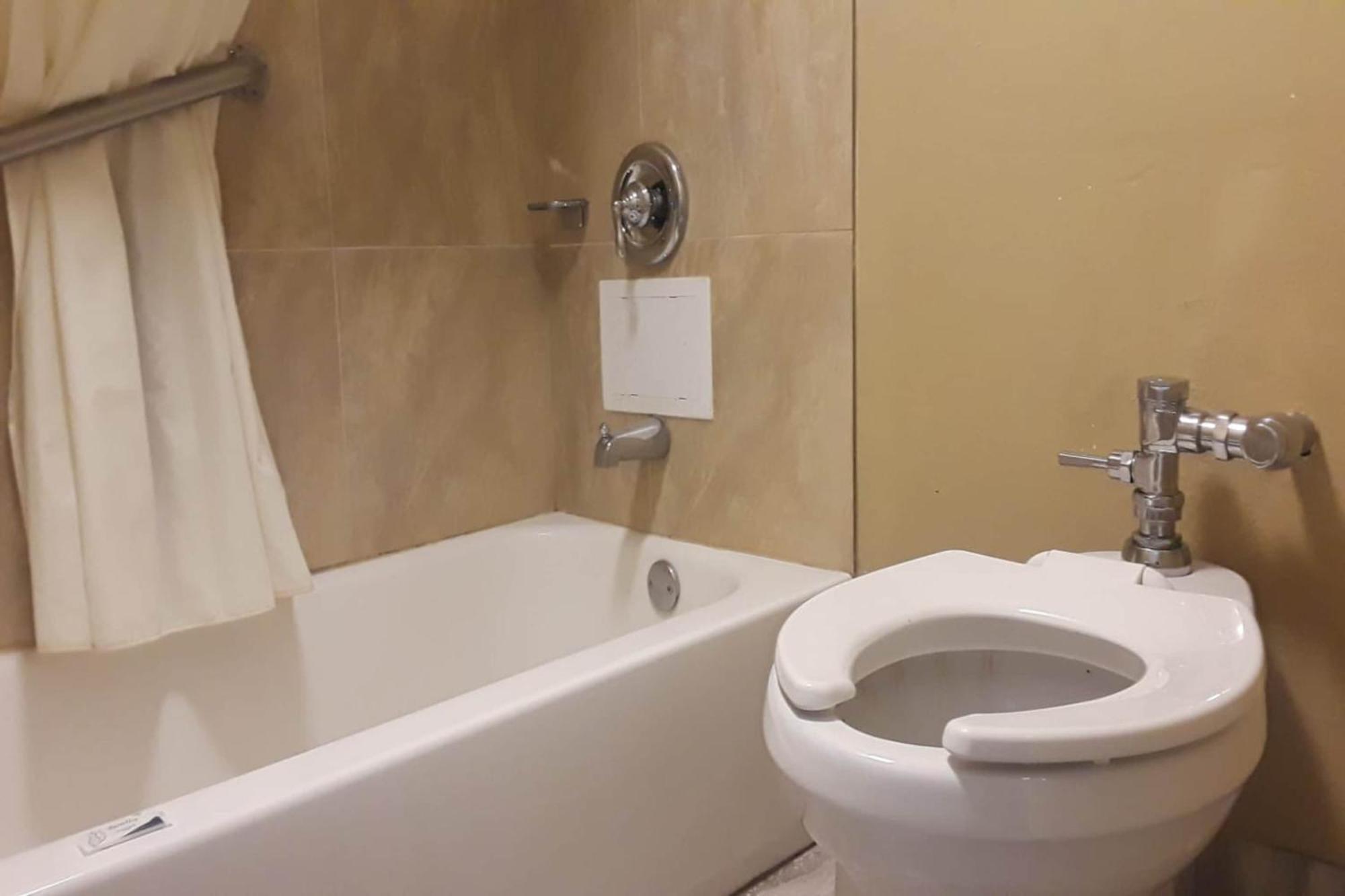Oyo Hotel Tallahassee Downtown Zewnętrze zdjęcie