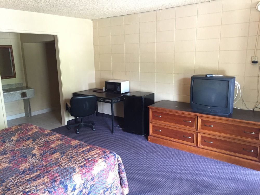Oyo Hotel Tallahassee Downtown Zewnętrze zdjęcie